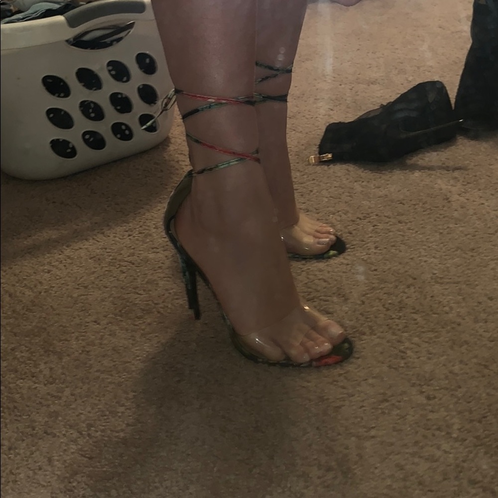 Public desire heels